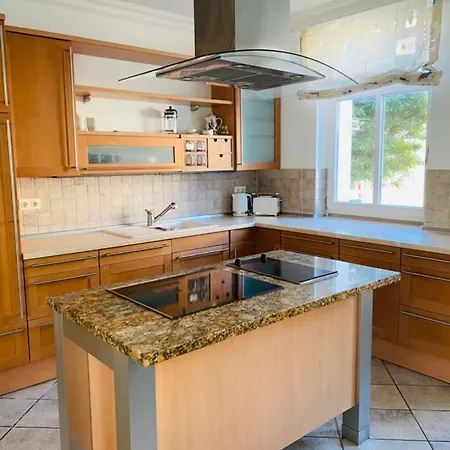 Ferienwohnung Mit Gemeinschaftskueche Und Sauna * 로스토크